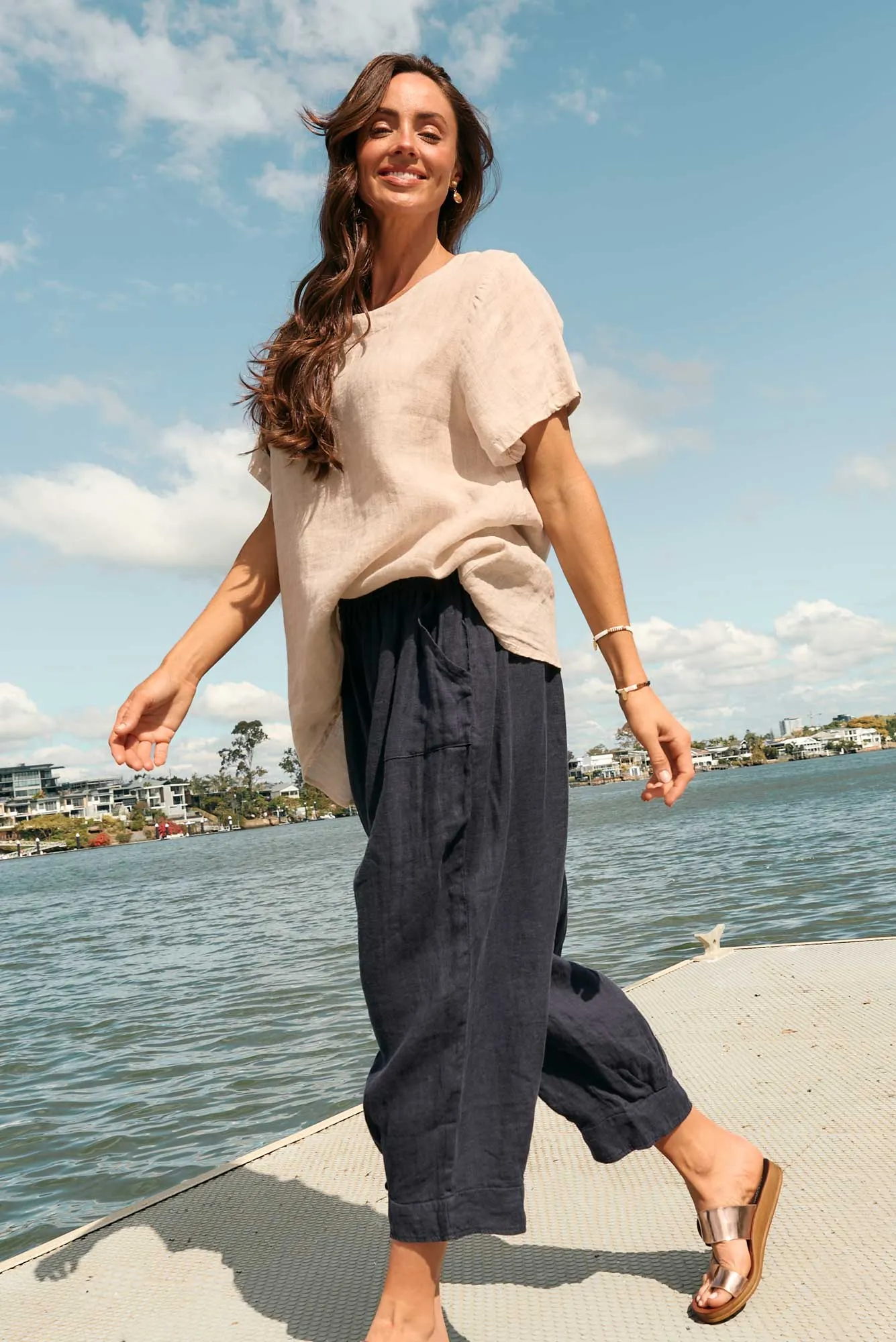 Elide Navy Linen Cropped Pants