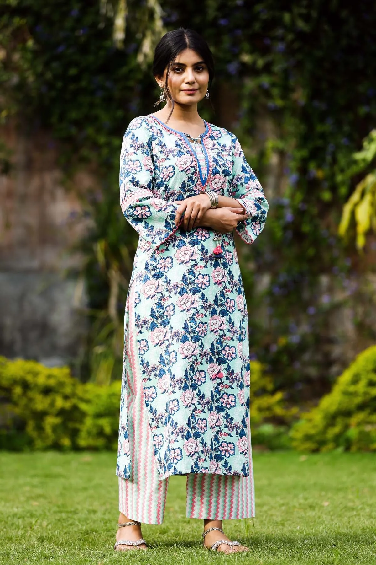 Straight fit floral print kurta in mint green color
